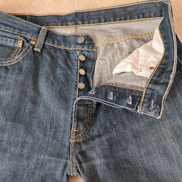 Levi’s 501 Original Fit Men’s Jeans W34 L32  Button Fly Blue Denim - Picture 3 of 12